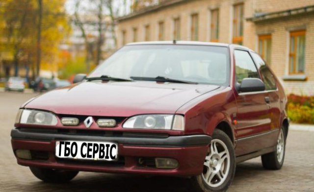 Renault 19